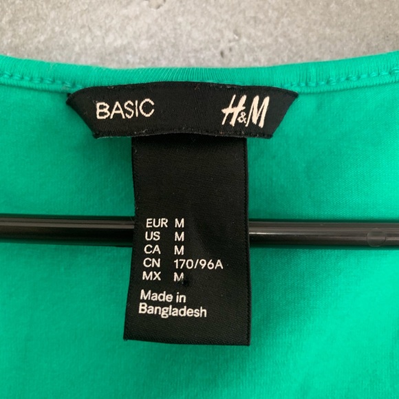 H&M’s basic mini dress - Picture 3 of 3